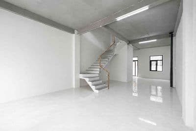 Cho thuê nhà phố hoàn thiện cơ bản 260m2 sàn, giá hợp lí chỉ 25tr