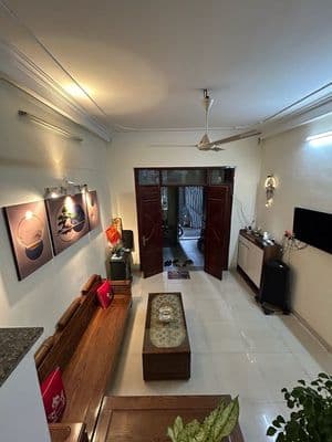 Nhà dân xây chắc chắn- lô góc- ngõ ba gác gần phố