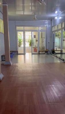 nhà ở và nhà kho gần trường học dĩ an