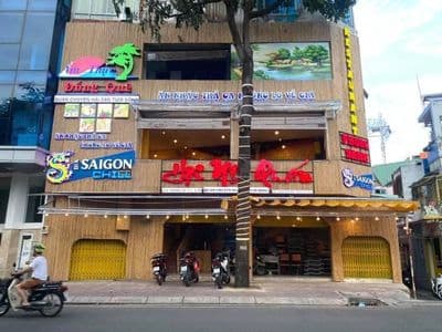 Cho thuê nhà mt 420 trường sa, qpn, dt 15x6m, trệt 3 lầu st, giá 50tr