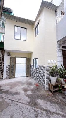 Nhà đẹp q4- 2 lầu- sân rộng- dts 18m2- chỉ 1 tỷ nhỉnh