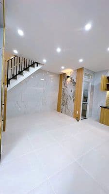 Nhà đẹp q4- 2 tầng- 5x6m- ko qh- chỉ 3 tỷ nhỉnh