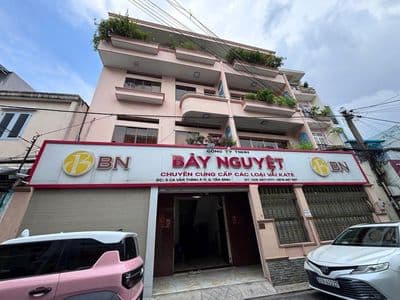 Cho thuê nhà mt ca văn thỉnh qtb 12x10m trệt 3 lầu 6pn 6wc, giá 50tr