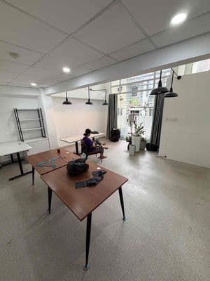 Cho thuê MẶT BẰNG văn phòng hoặc KINH DOANH gần Hai Bà Trưng Quận 1