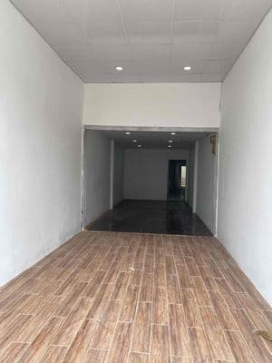 Nhà ống mặt tiền, diện tích lớn, tiện kinh doanh đa ngành.