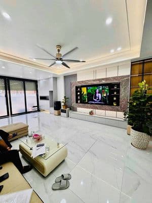 Cho thuê nhà thang máy Ngọc Hồi - Ô tô đỗ cửa - Nội thất sang trọng