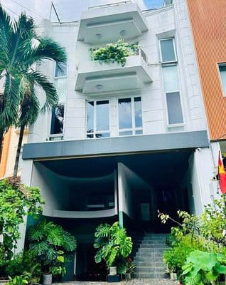Cho Thuê Biệt Thự Mặt Tiền Hồ Văn Huê, P9, Giá Chỉ 35 Triệu
