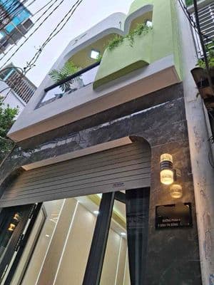 Nhà mới 100% chỉ việc về ở đc : 137/11/ đường phan anh ngay ngã tư
