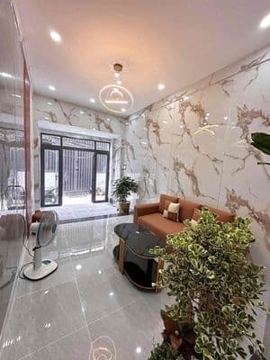 Nhà 2 tầng sát bình thạnh 3pn sạch đẹp ở ngay