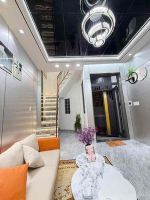 Chỉ hơn 2tỷ có ngay nhà 2 tầng ngay tt thủ đức
