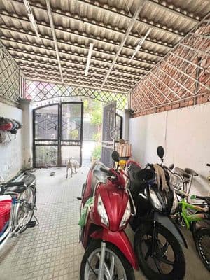 Mặt tiền gần chợ tân hương 12m 4 tầng dt 4x22