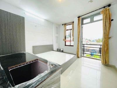 2PN #6tr, Ban Công, Ngay Tháp Đồng Hồ, Giáp Quận 1