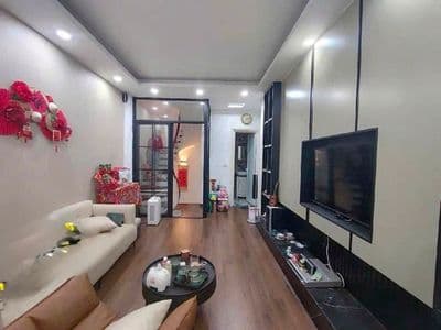 Nhà 5 tầng Văn Cao, Ba Đình, 8.x tỷ
