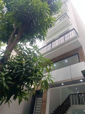 Bán nhà 5 tầng trung tâm Thanh Trì, 45m2, sổ đỏ