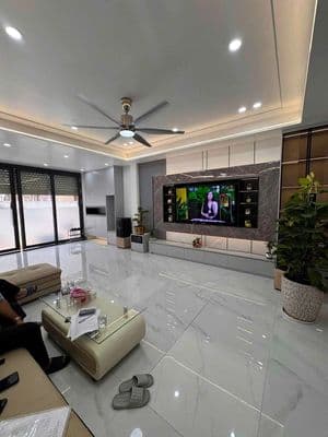 cho thuê nhà 5 tầng 3 ngủ thang máy gần ô tô, đối diện BX nước Ngầm