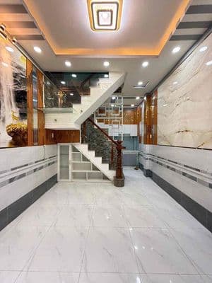 Nhà có sổ 1 trệt 1 lầu đường huỳnh tấn phát vào ở liền
