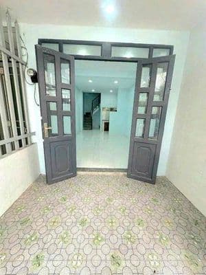 Cho thuê nhà nhỏ Nguyên thi búp HT q12 1lầu 70m 2Pn 2wc 5,5tr thoáng