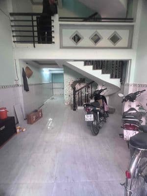 Cho thuê nhà đúc lững lầu gồm 3 pn 3 wc
