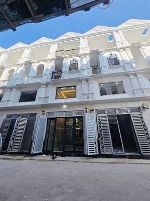1 căn *** - nhà phố q8 cách võ văn kiệt 300m