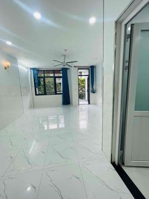 Văn phòng 40m2 có ban công giá chỉ 7 triệu/ tháng tại Vạn Phúc City