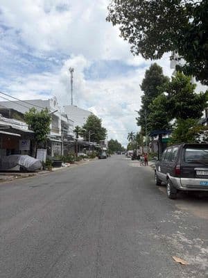 Nhà 5x22m trống suốt KDC Hồng Loan