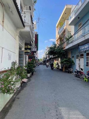 Nhà 88m2 (4,3m x 20,5m) - 1/ LÊ VĂN KHƯƠNG - Đường 6M Thông