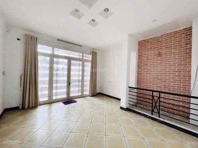 Cho thuê nhà vị trí đẹp ngay cầu rồng tttp 5.5 tầng