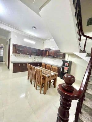 Cho thuê nhà 3 tầng đường hồ trung lượng gần cầu hoà xuân