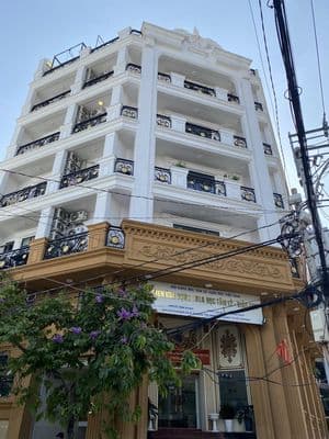 Chdv ban công lâm văn bền q7