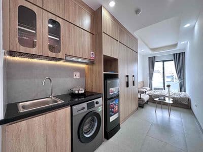 Căn hộ ban công rộng 35m2 - full nội thất - ngay công viên làng hoa