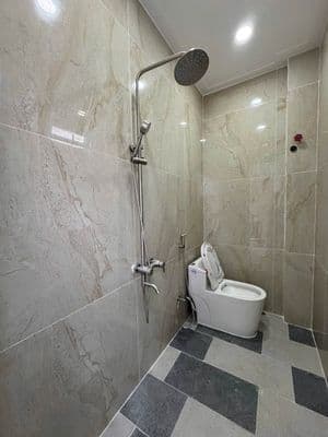 Cho thuê nhà mới - 132m2 sát bên khu vượt lũ - gần trung tâm