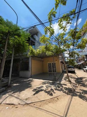 Cho thuê mặt bằng 2 mặt tiền gần trần hưng đạo - cầu rồng