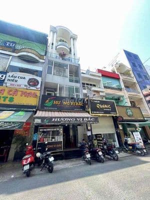 Cho thuê nhà hxh cmt8 q10 5x20m 1 trệt 4 lầu thang máy