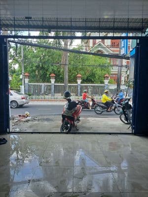 Mặt tiền Kinh doanh - Lê Văn Lương
