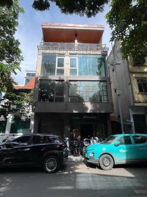 Cho thuê nhà mặt phố Hàng Bún: 160m2 x 4 tầng, MT: 8m, nguyên căn.