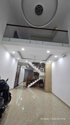 Nhà mới xây 5pn hẻm xe hơi đường 3/2 quận 10