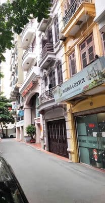 Nhà Nguyên căn 5T Hoàng Quốc Việt phân lô Ô Tô full đồ đẹp chỉ 22 tr