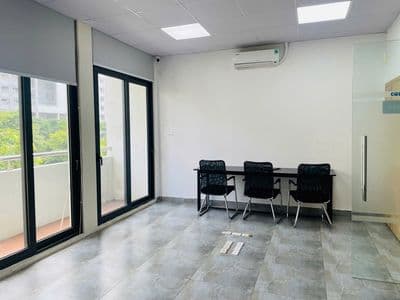 văn phòng mặt đường Hàm Nghi Đẹp vào ngay đã chia phòng rồi