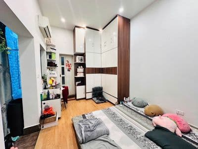Bán gấp nhà ngõ 290 kim mã - vị trí đẹp, full nội thất- dân xây ở luôn