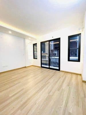 Bán nhà Lạc Long Quân - 40m2 -5 tầng - 6N - dòng tiền tốt