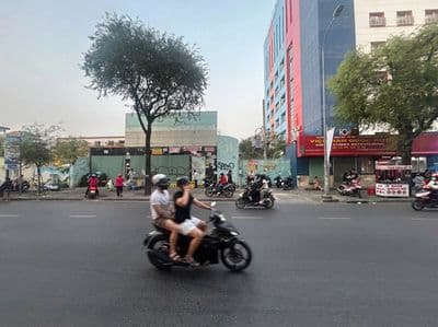 Cho thuê 828 sư vạn hạnh 20*50 vị trí siêu vip cho fnb - showroom