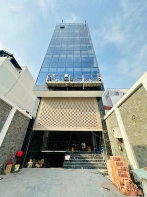 Cho thuê nhà mặt tiền bạch đằng q.bình thạnh ngay ngã tư hàng xanh