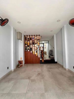 Nhà đẹp 4 tầng hẻm 8m đường Tân Sơn Nhì. (DT: 4x18m)