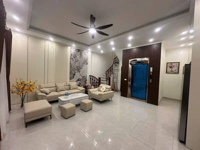 Nhà Pháo Đài Láng, 1p ra ô tô, KD, sổ vuông, TM ở ngay, 48m2