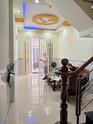 Cho thuê nhà 3Pn 3WC tại hẻm xe hơi 48 Hoàng Lê Kha giá tốt 11tr/tháng