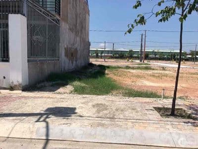 Bán lô đất nằm tại xã Tân An Hội , 110m2 , giá 1ty450tr
