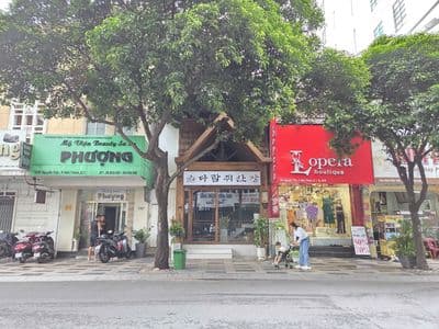 (4,1mx21m) Nhà mặt tiền số 190 Nguyễn Trãi, Bến Thành, Quận 1