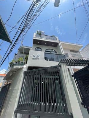 Nhà 4 tầng, 4 phòng ngủ, ngay cầu vượt Cây Gõ, Quận 6