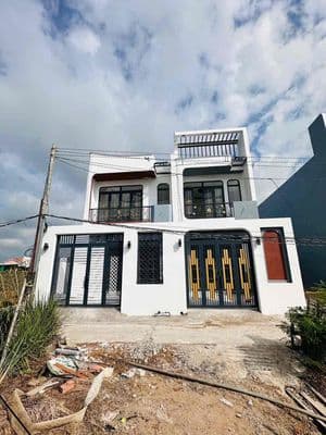 Nhà Mới Xây 1 Lầu 4,3 x 15m - Ngay Ngã Ba Tân Kim . Sổ Hồng Hoàn Công