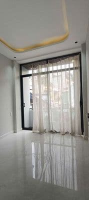 Giảm 500tr Nhà Đẹp 2 Tầng Hẻm Thông Rộng